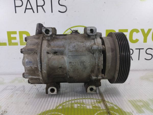 Compresor De A/a Renault Sandero 1.6 (05751646)