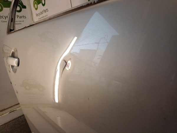 Puerta Trasera Derecha Vw Bora (04608019)
