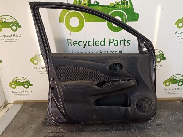 Puerta Delantera Izquierda Nissan Versa (04378788)