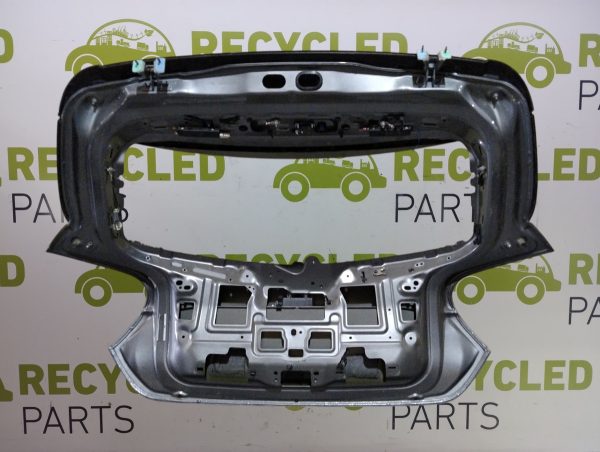 Porton Trasero Mercedes Benz A250 (03667255) Lp
