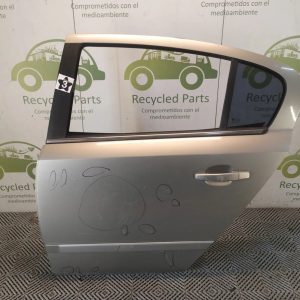Puerta Trasera Izquierda Chevrolet Vectra 4p (06443660)