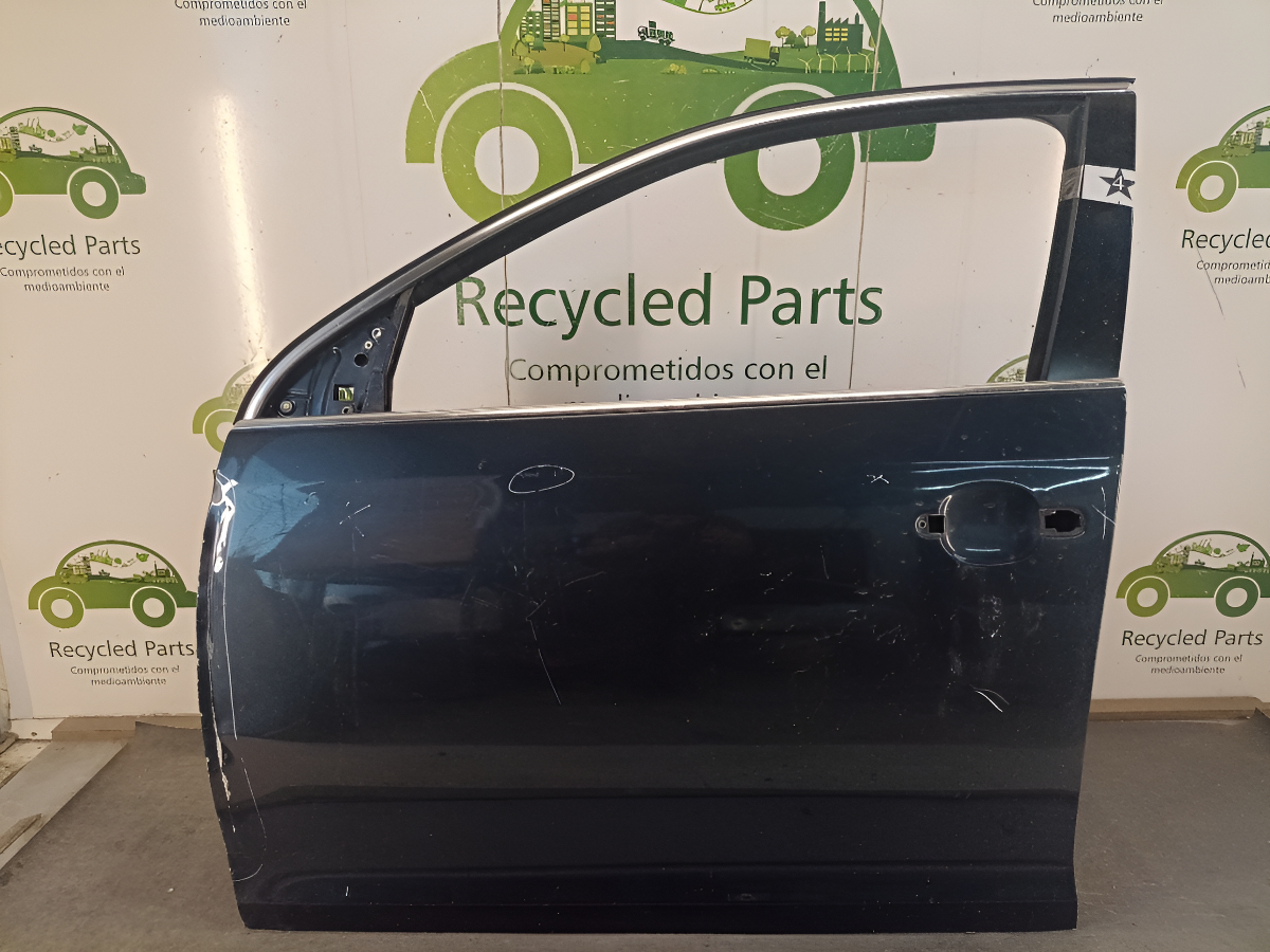 Puerta Delantera Izquierda Vw Vento Lv (04237791)