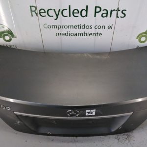 Tapa De Baul Mercedes Benz C250 (03667240)