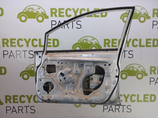 Puerta Delantera Derecha Nissan Tiida (05026877)
