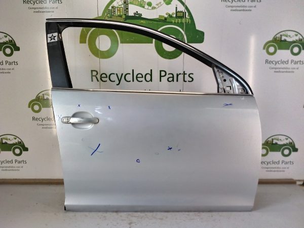 Puerta Delantera Derecha Vw Vento Lv (04342281)