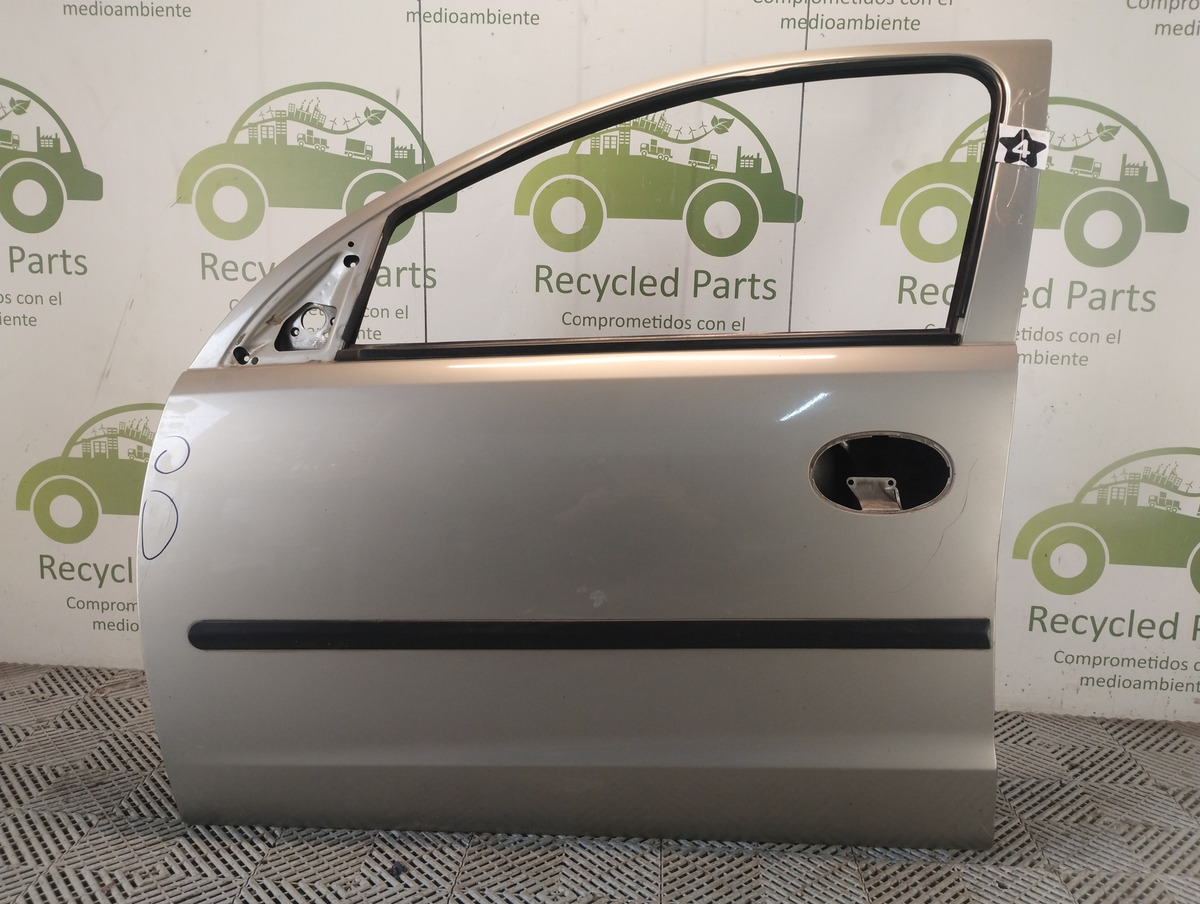 Puerta Delantera Izquierda Chevrolet Corsa 2 (06317848)