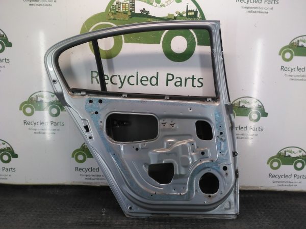 Puerta Trasera Izquierda Chevrolet Vectra 4p (04535295)