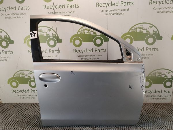 Puerta Delantera Derecha Toyota Etios (05219792)