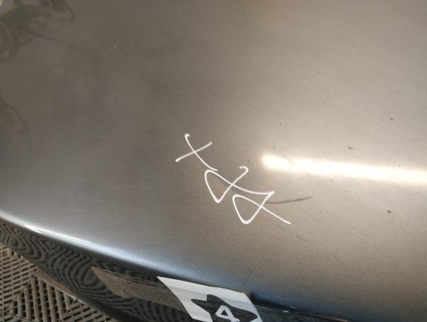 Tapa De Baul Vw Vento Lv (04507723)