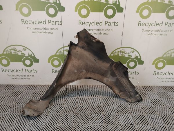 Guardabarro Izquierdo Toyota Corolla G11 (05369302)