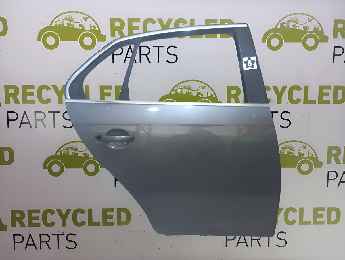 Puerta Trasera Derecha Vw Vento Lv (04507730) Lp