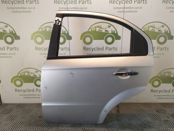 Puerta Trasera Izquierda Chevrolet Aveo (06082684)