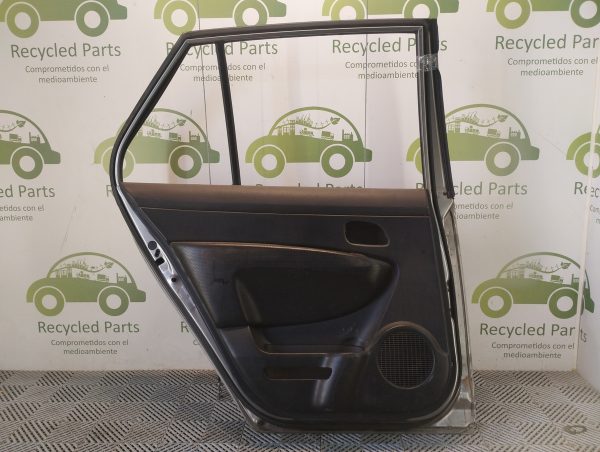 Puerta Trasera Izquierda Kia Rondo (04652631)