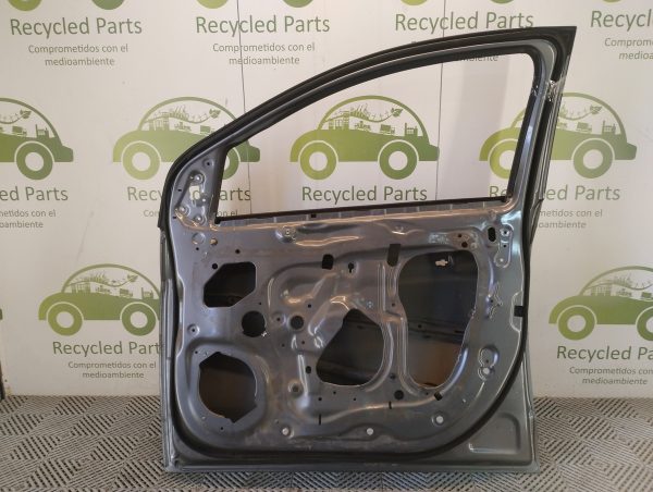 Puerta Delantera Derecha Chevrolet Sonic (05194670)