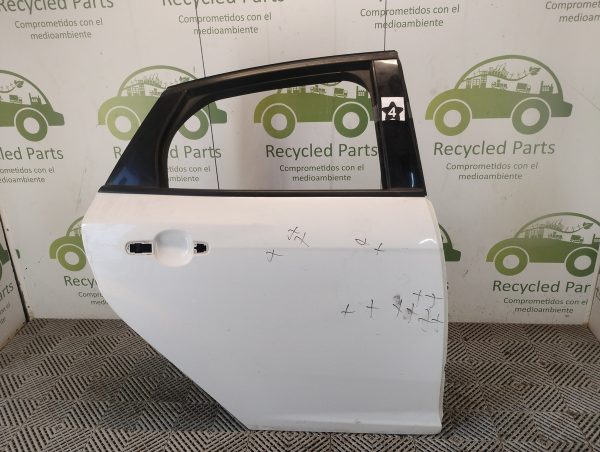 Puerta Trasera Derecha Ford Focus F3 (05831782)