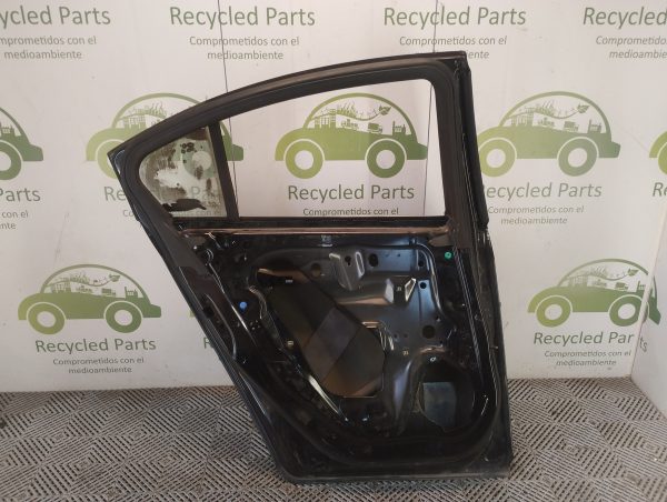 Puerta Trasera Izquierda Chevrolet Cruze 4p (06747492)