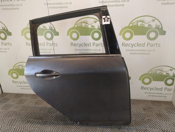Puerta Trasera Derecha Peugeot 2008 (05607426)