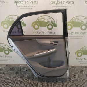 Puerta Trasera Izquierda Toyota Corolla G10 (06398569)