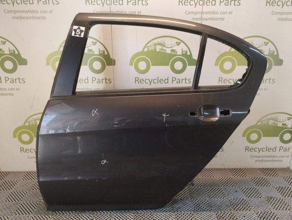 Puerta Trasera Izquierda Peugeot 408 (05832875)