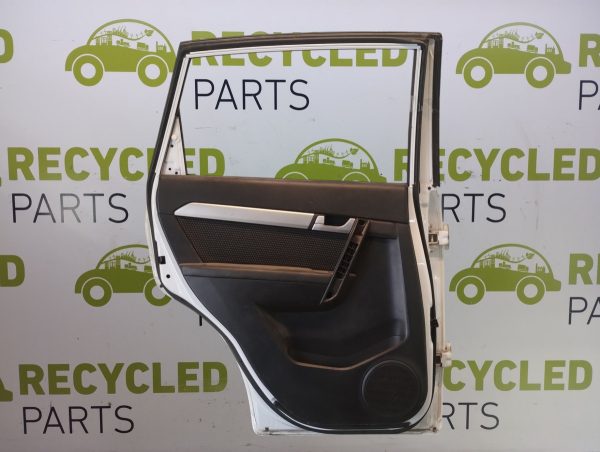 Puerta Trasera Izquierda Chevrolet Captiva (04763134)