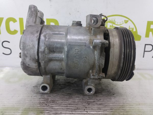 Compresor De A/a Renault Clio 1.2 (05689877)