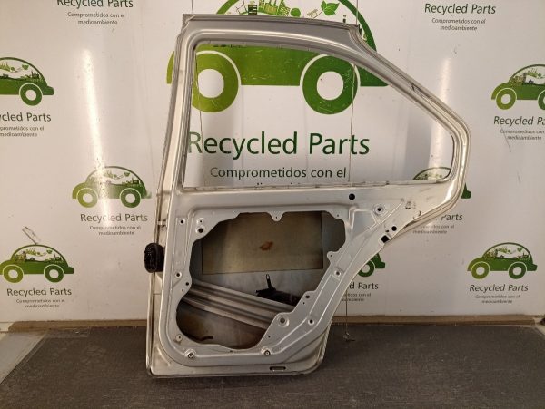 Puerta Trasera Derecha Vw Bora (04608019)