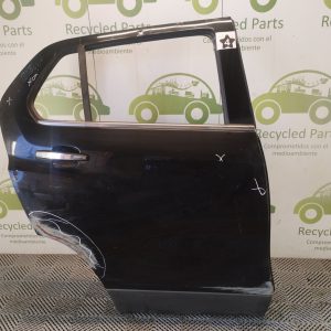 Puerta Trasera Derecha Chevrolet Tracker (05632170)