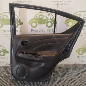 Puerta Trasera Derecha Nissan Versa (06729861)