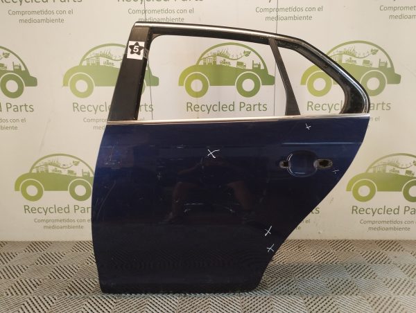 Puerta Trasera Izquierda Vw Vento Lv (05402636)