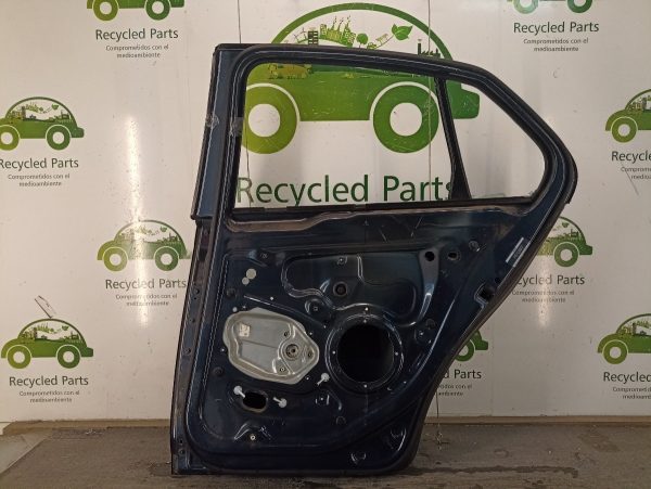 Puerta Trasera Derecha Vw Vento Lv (04524628)