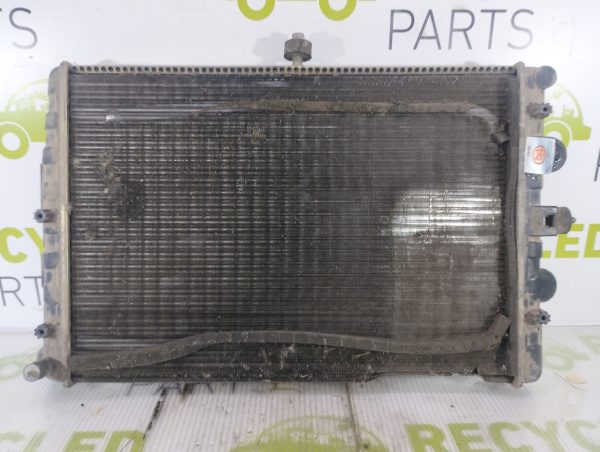 Radiador De Agua Vw Gol 1.6 (05842144)
