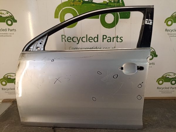 Puerta Delantera Izquierda Vw Vento Lv (04435380) Lp