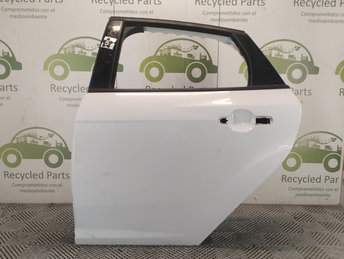 Puerta Trasera Izquierda Ford Focus F3 (05979061)