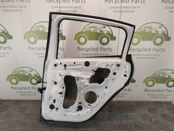 Puerta Trasera Derecha Peugeot 208 (06050615)