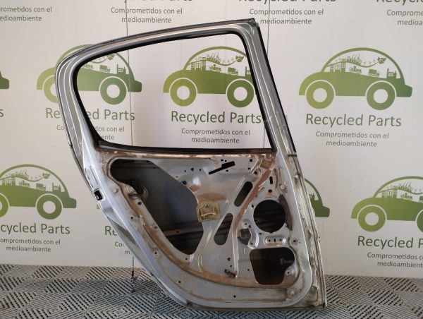 Puerta Trasera Izquierda Peugeot 207 (04761257)