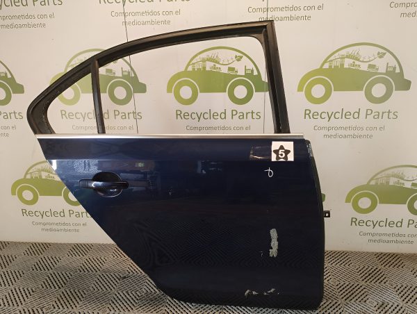 Puerta Trasera Derecha Vw Vento Li (05042653)