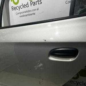 Puerta Trasera Izquierda Chevrolet Onix (05768145) Lp