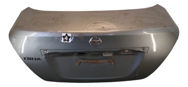 Tapa De Baul Nissan Tiida (05373569)