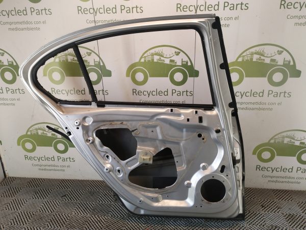 Puerta Trasera Izquierda Peugeot 408 (06141881)