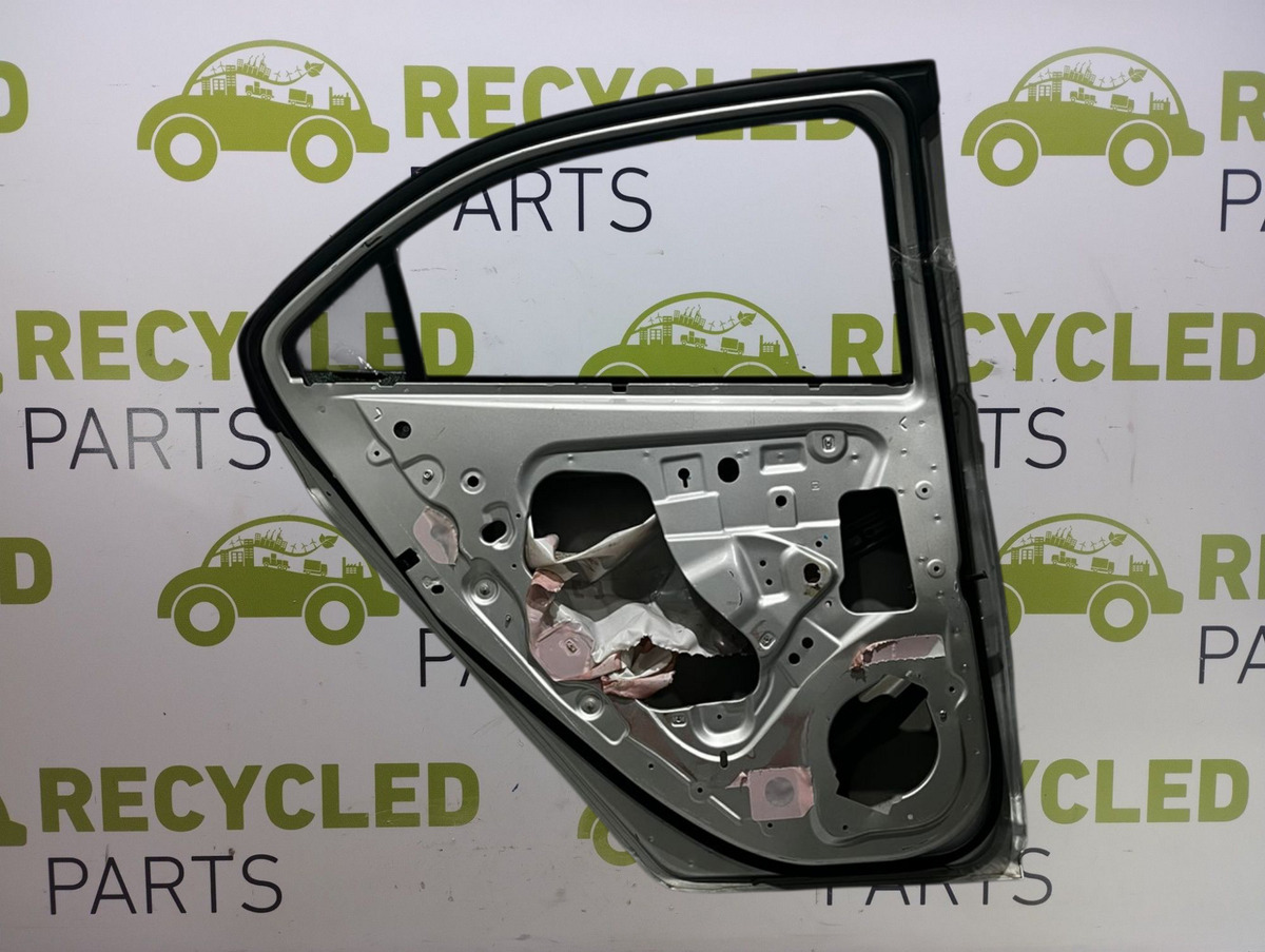 Puerta Trasera Izquierda Chevrolet Onix (05768145) Lp