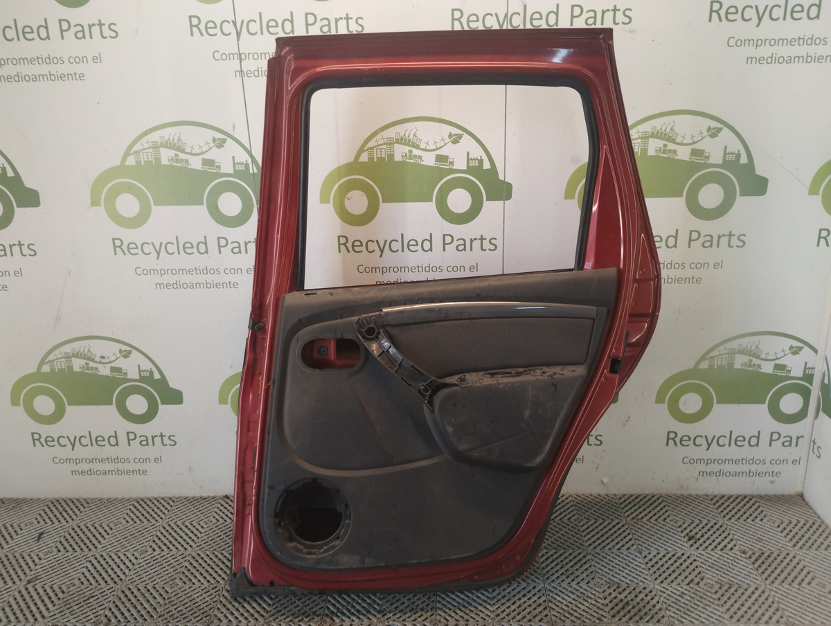 Puerta Trasera Derecha Renault Duster (05574903)