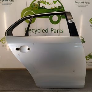 Puerta Trasera Derecha Vw Vento Lv (04473404)
