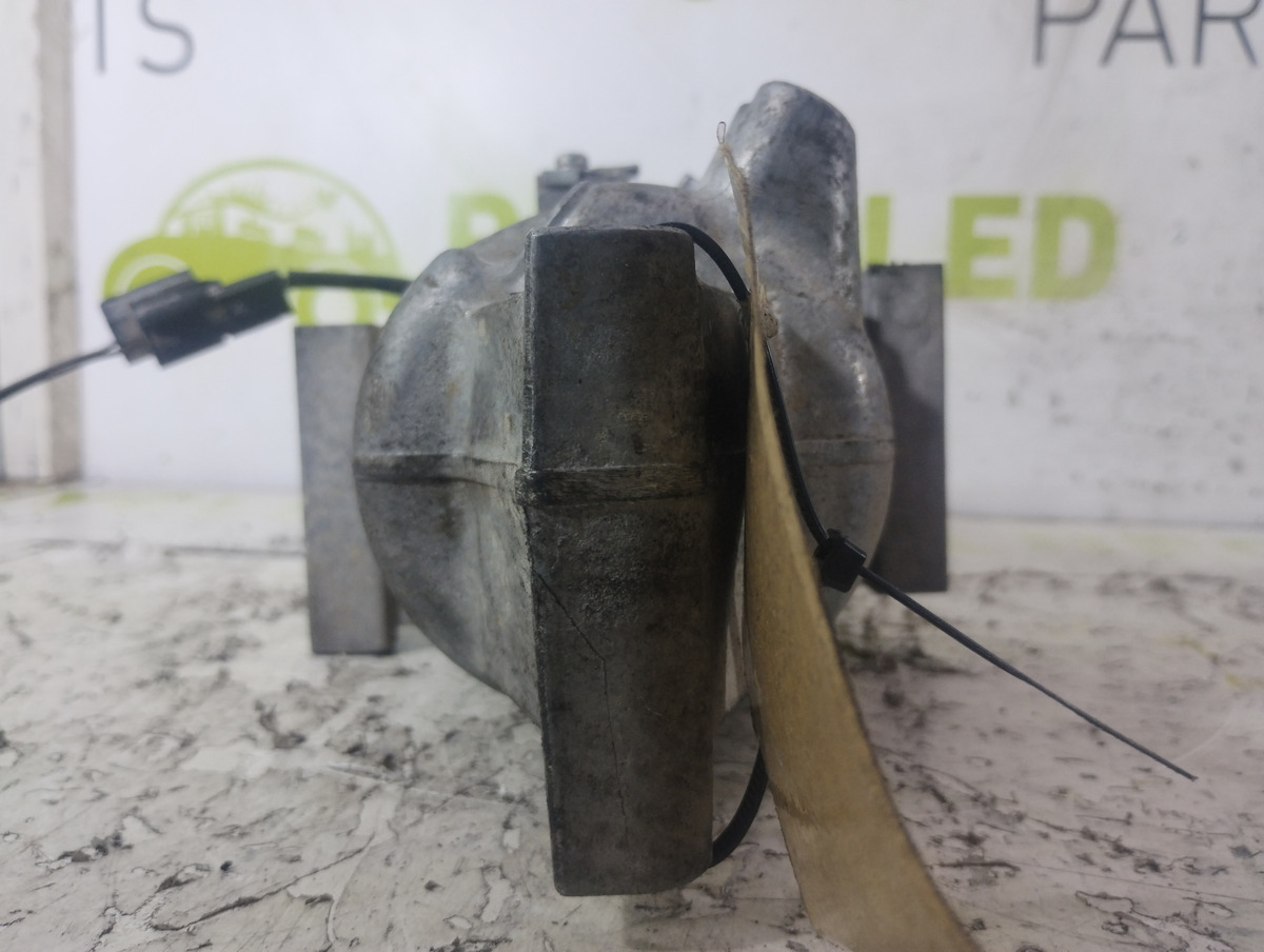 Compresor De A/a Renault Sandero 1.6 (04468270)