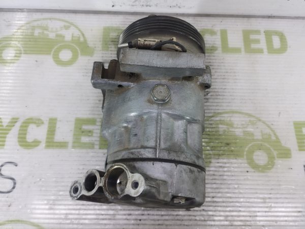 Compresor De A/a Renault Clio 1.2 (05689877)