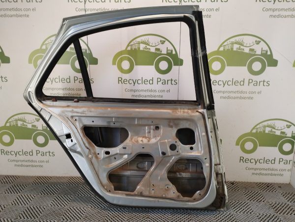 Puerta Trasera Izquierda Renault Laguna Ln (05365426)