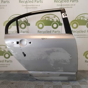 Puerta Trasera Derecha Honda Civic 8va (05061878)