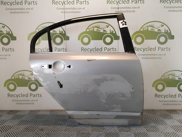 Puerta Trasera Derecha Honda Civic 8va (05061878)