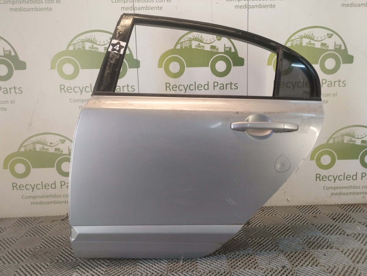 Puerta Trasera Izquierda Honda Civic 8va (05464245)
