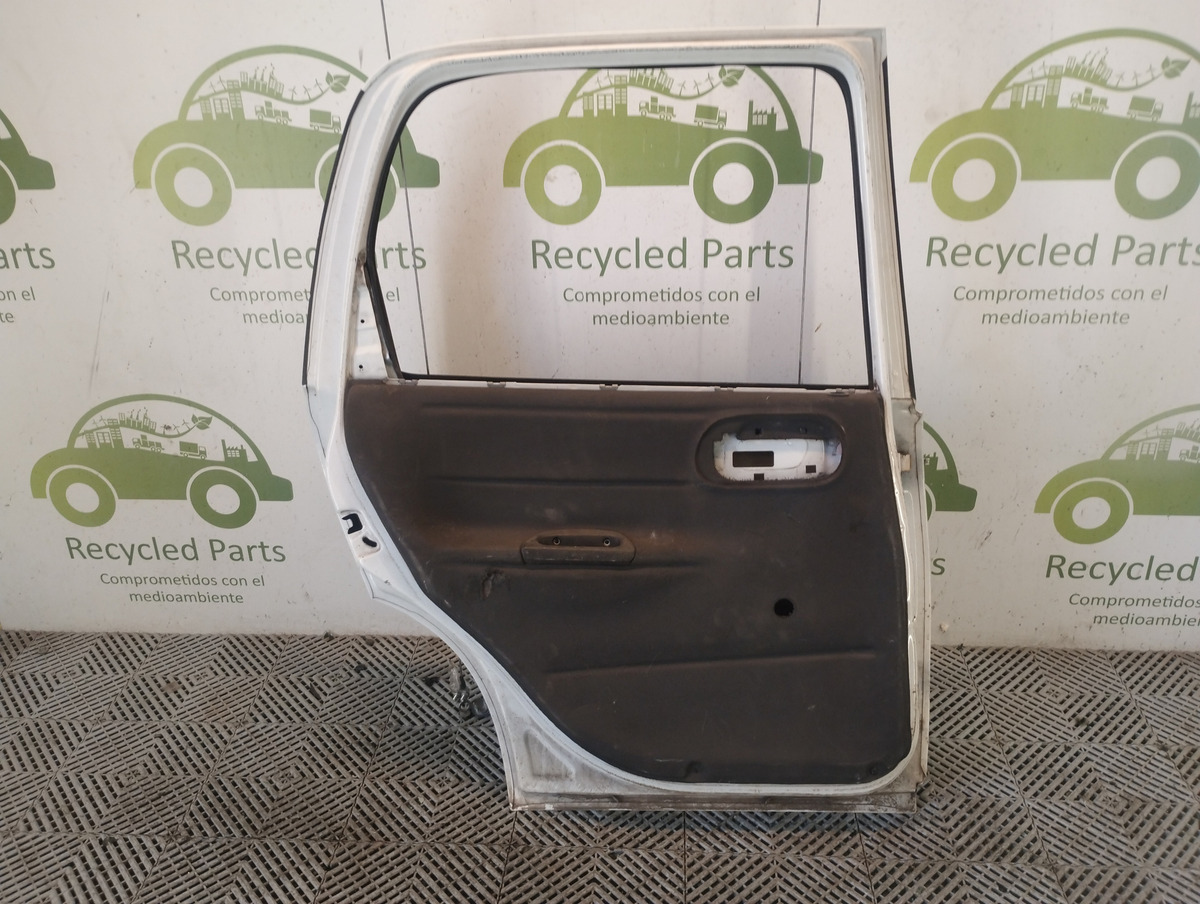 Puerta Trasera Izquierda Chevrolet Corsa (06818301)