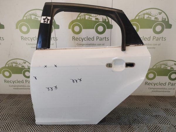 Puerta Trasera Izquierda Ford Focus 3 (05447950)